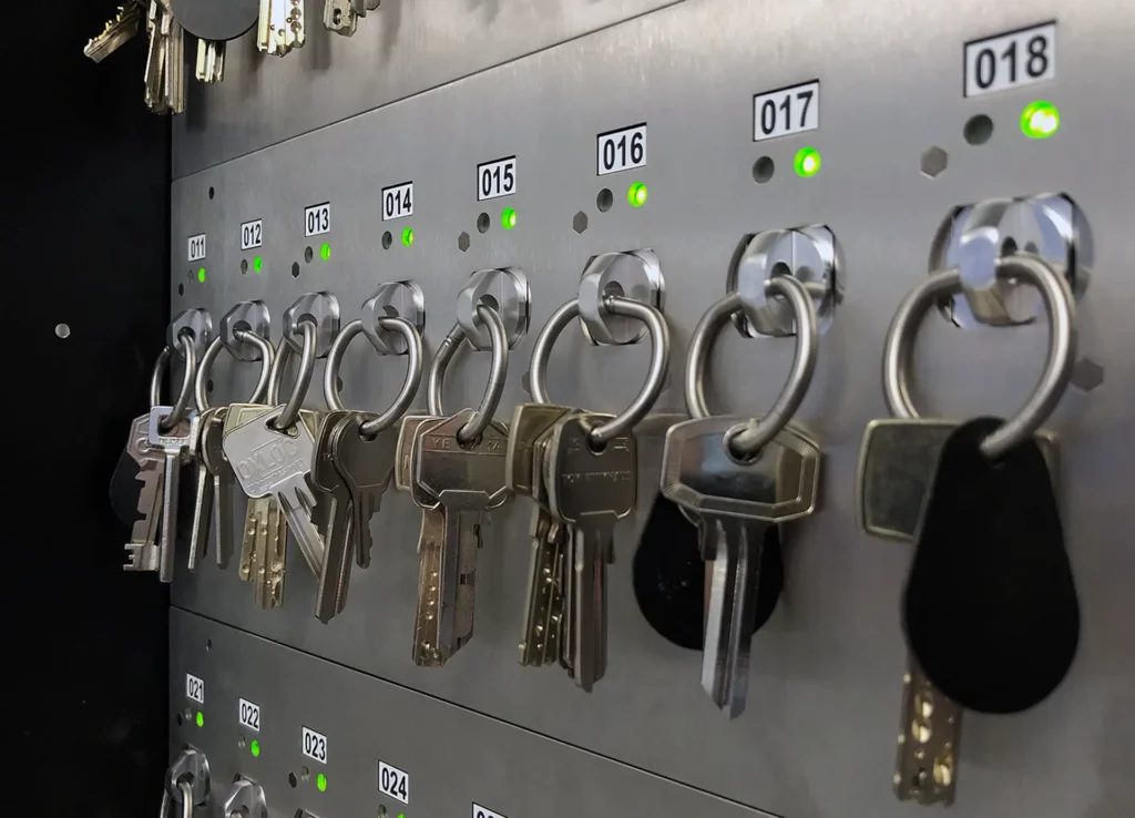 Sleutels in een smart sleutelkluis