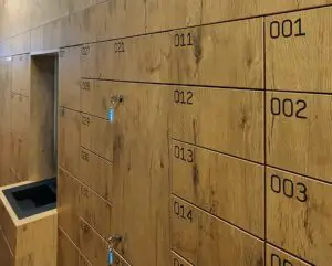 Select free locker of the correct size
